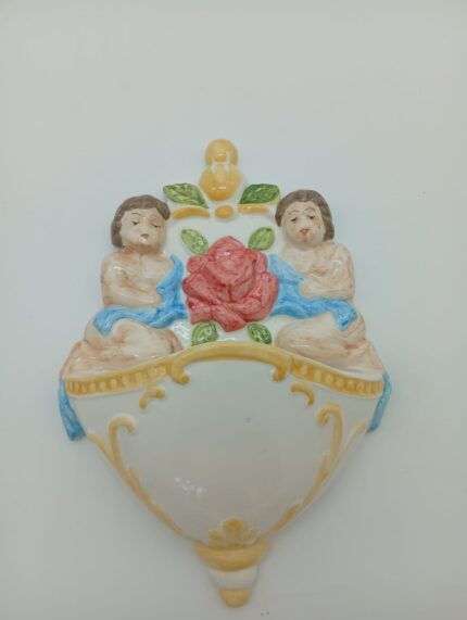 Acquasantiera con Angeli