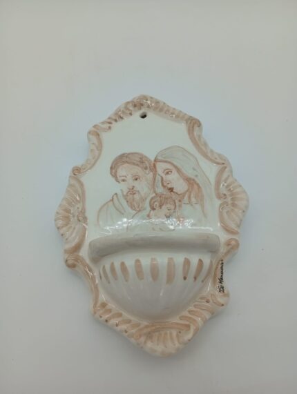Acquasantiera con Sacra Famiglia